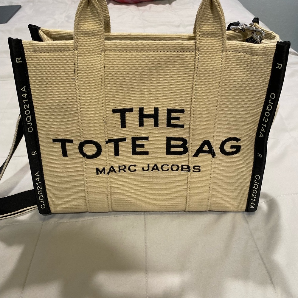 Marc jacobs tote bag I’ve worn it twice , it was a blind buy didn’t like it